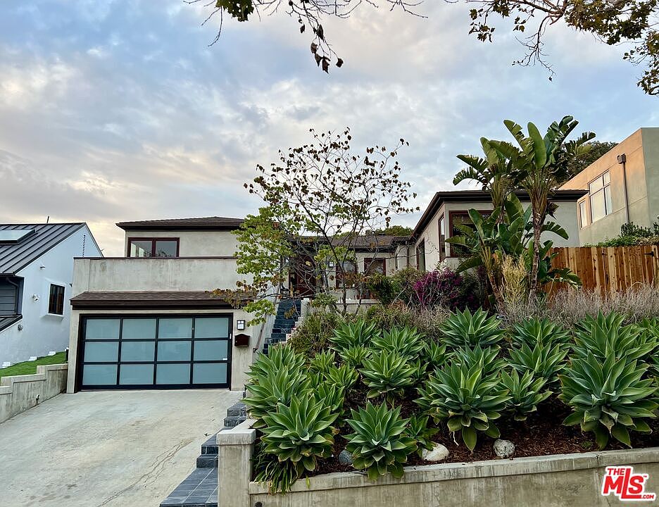 1st image of 10327 Lorenzo Dr