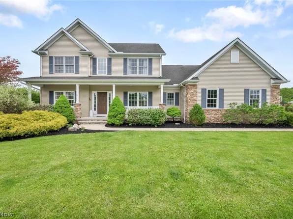 14353 Radcliffe Rd, Chardon, OH 44024