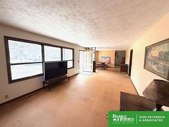 4th image of 420 Harrison St