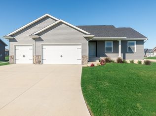 2792 Ridgeview Dr, Palo, IA 52324