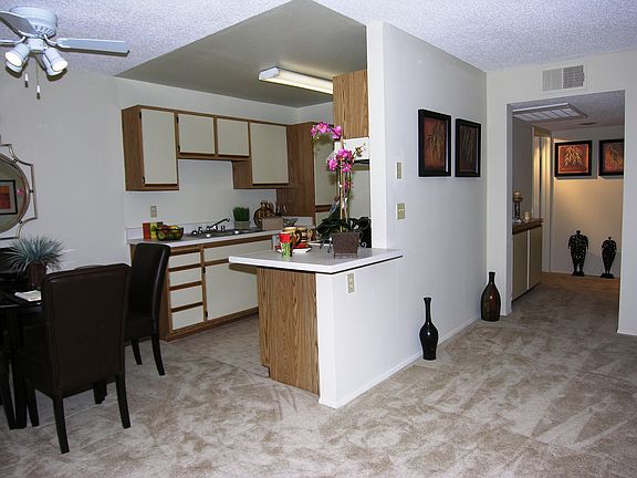 Kitchen & Dining area