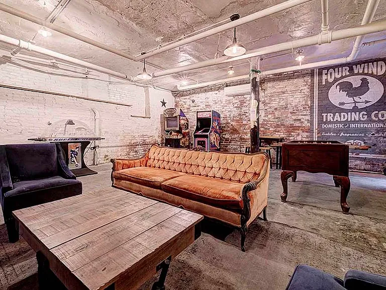 207 Madison St #17 — Photo 8