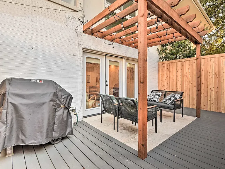 4147 Wycliff Ave — Photo 17