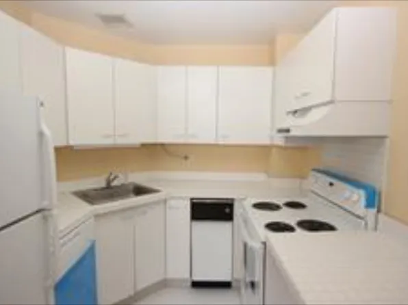 65 McKinley Ave, White Plains, NY