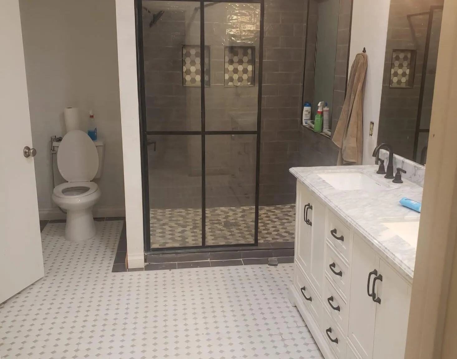 4 bed, 2.5 bath, 2198 sqft, $2,599 — Photo 2