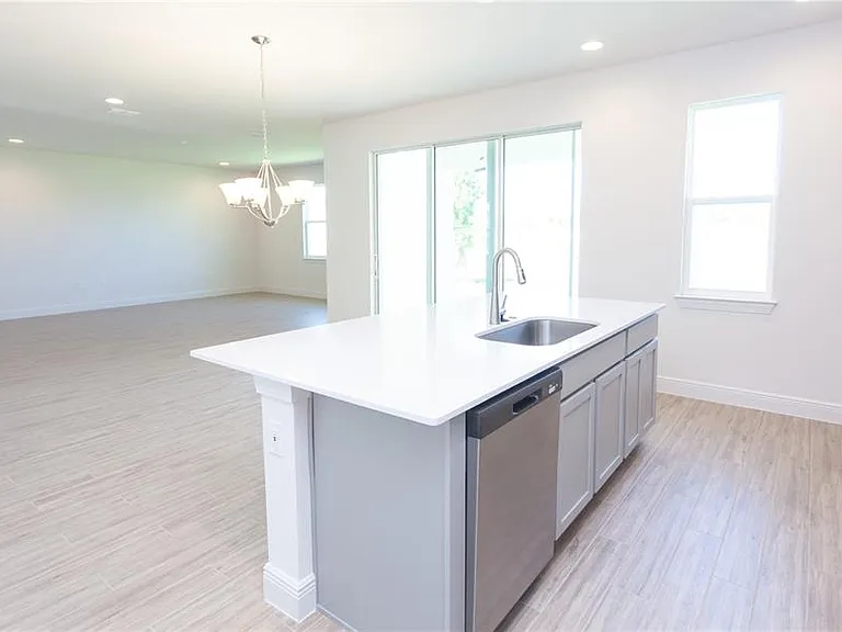 820 Lowood Ct — Photo 15