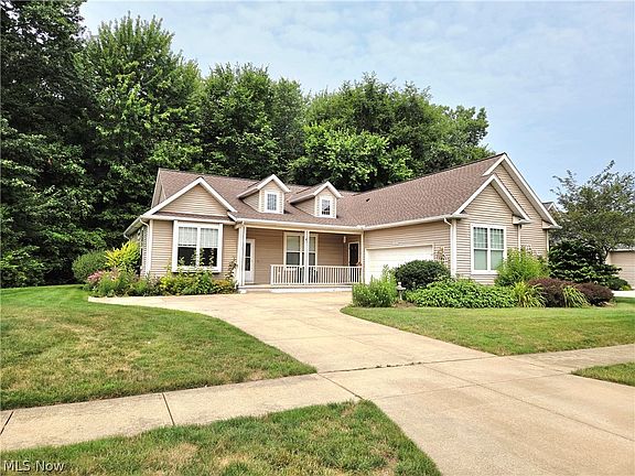 3rd image of 1901 Pembrooke Ln