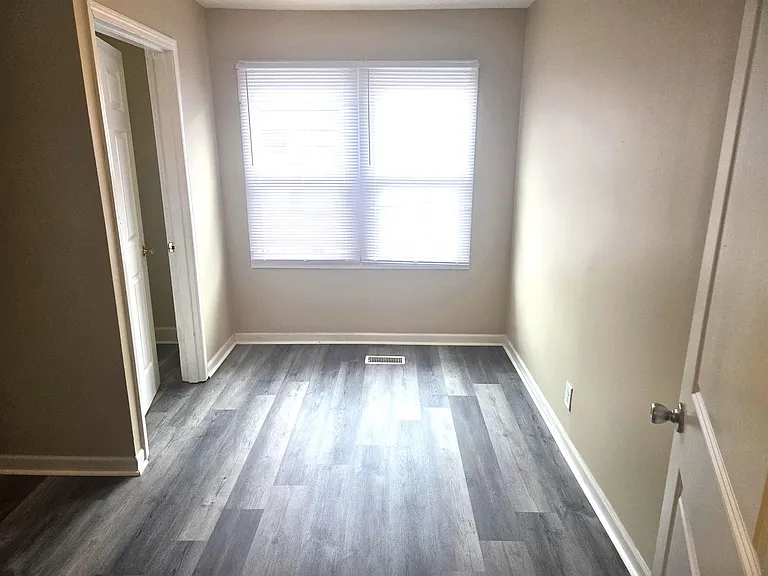 245 S Randolph St — Photo 8