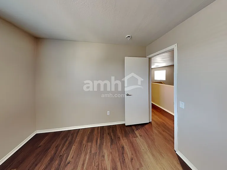 17321 W Tara Ln — Photo 14