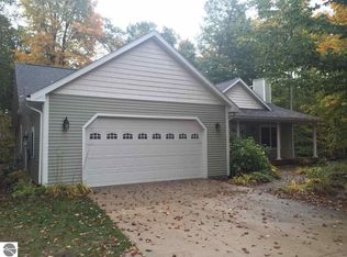 4614 Arbor Grove Dr, Traverse City, MI 49685