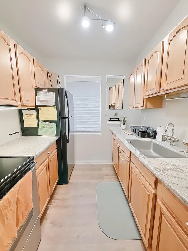 2 bed, 610 sqft, $2,950 — Photo 4