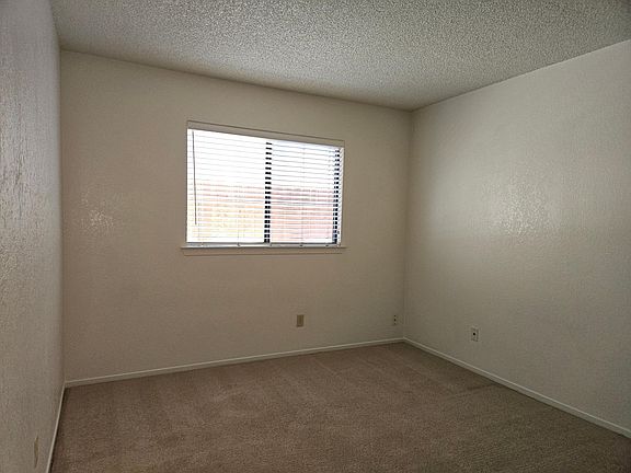 4th image of 1548 E Deyoung Dr