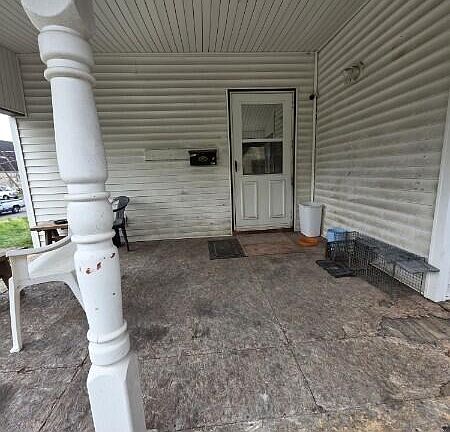 3rd image of 204 W 20th St