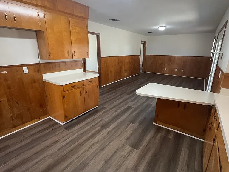 2242 Castle Hill Dr — Photo 6