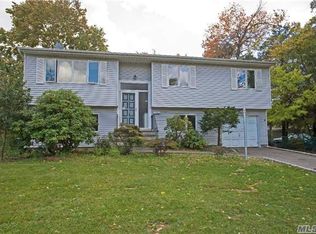 18 Midwood Rd, West Babylon, NY 11704