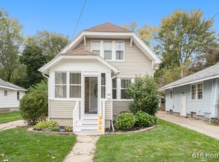 2135 Oakwood Ave NE, Grand Rapids, MI 49505