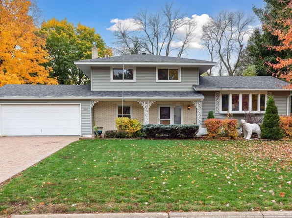 2234 Sierra Dr, White Bear Lake, MN 55110