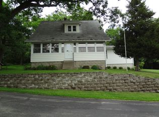 655 Palmyra Rd, Dixon, IL 61021