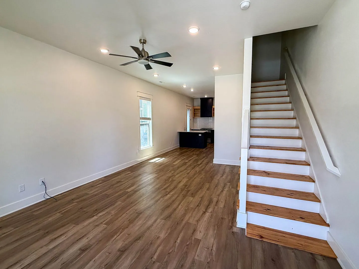Beautiful Modern Home For Rent Near the UofA! — Photo 4