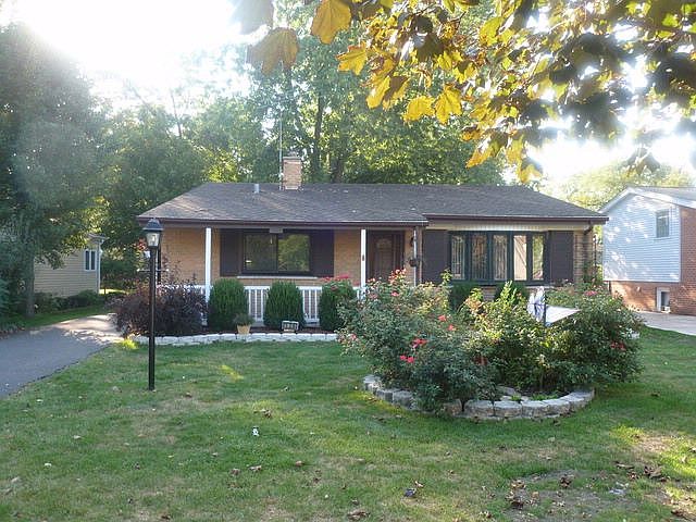 1st image of 126 N Oak Ave