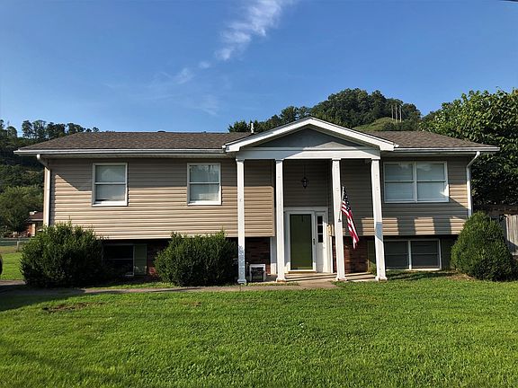 2nd image of 919 Dogwood Ln