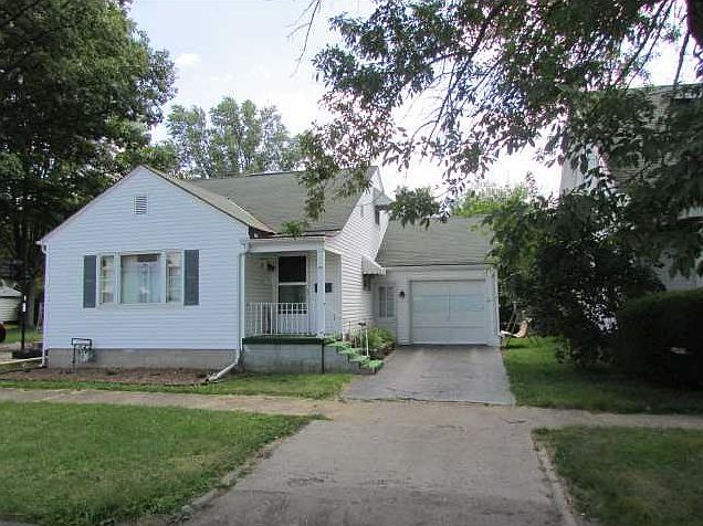 1st image of 323 E 7th St