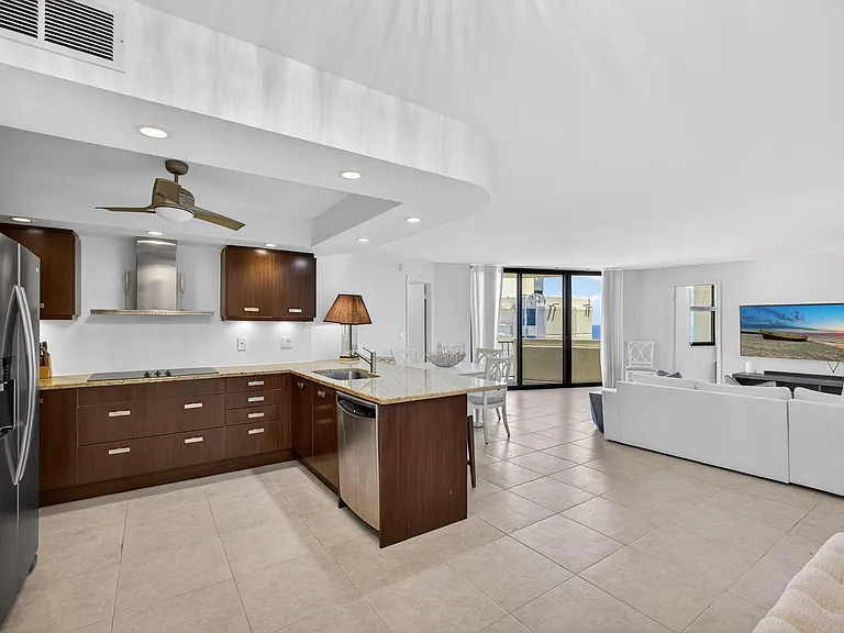 2800 N Ocean Dr #B24D — Photo 2