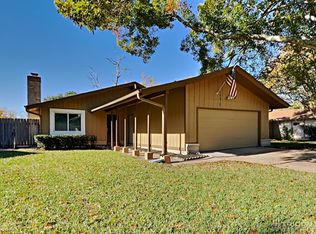 16910 Hibiscus Ln, Friendswood, TX 77546