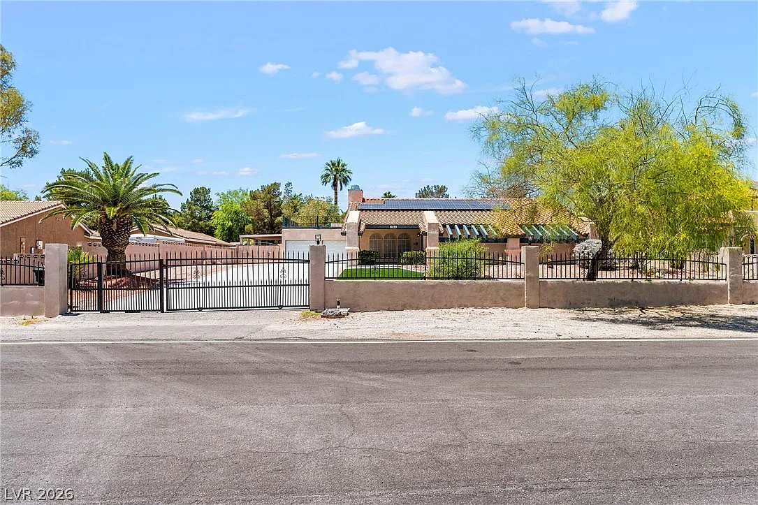 4 bed, 3.0 bath, 2295 sqft, $4,740 — Photo 1