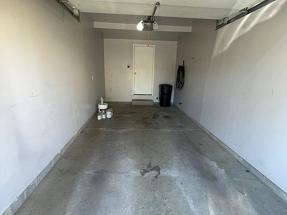 5th image of 957 Philadelphia Dr