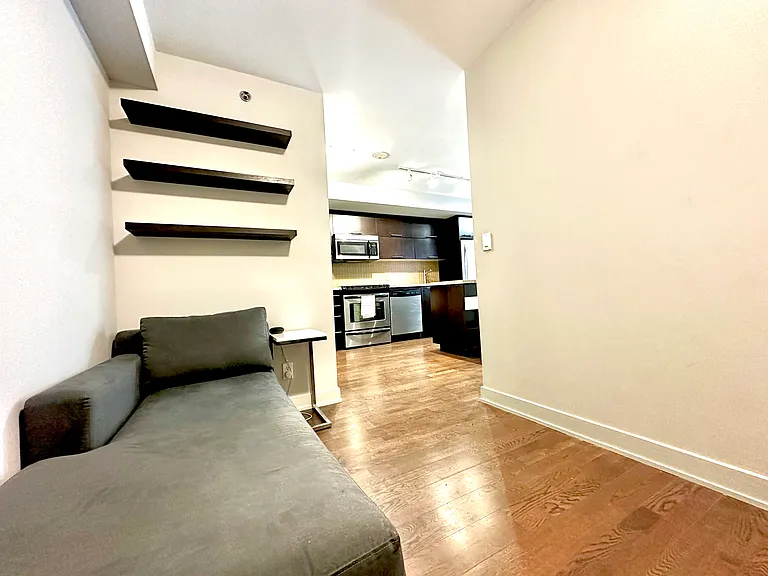 21 Nelson St #415 — Photo 10