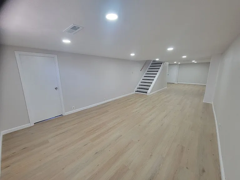 2518 W Kansas St — Photo 12