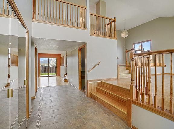 4th image of 19018 Marylake Ln