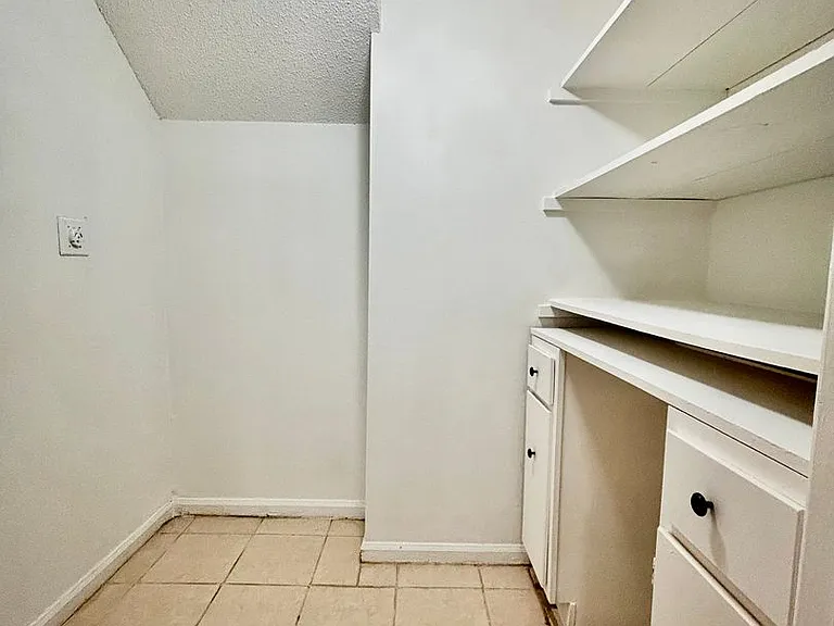 975 N White Station Rd — Photo 11
