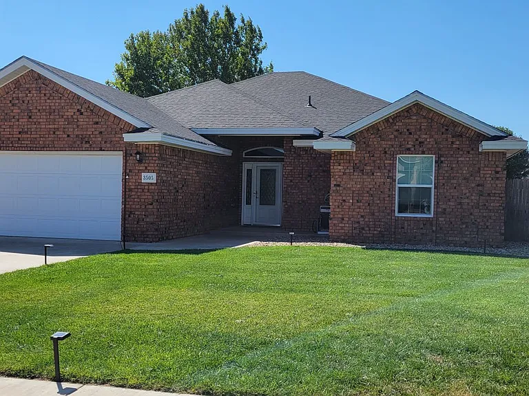 3505 Benjamin Davis Dr — Photo 2