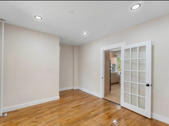 4th image of 308 Rosehill Pl #1