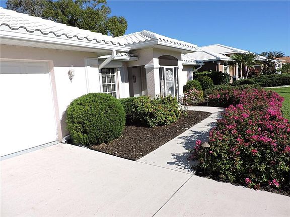 5th image of 377 Eden Dr
