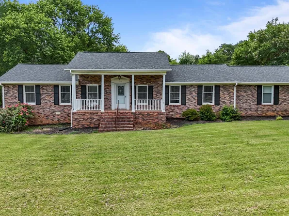 210 Briarwood Dr, Pacolet, SC 29372