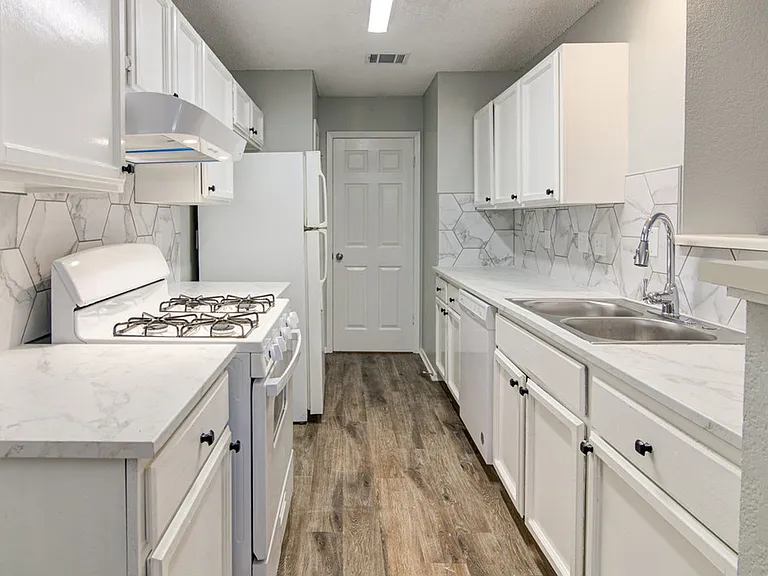 8200 W Gate Blvd — Photo 9