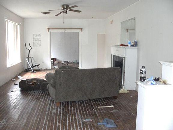 3rd image of 248 Lake Dr