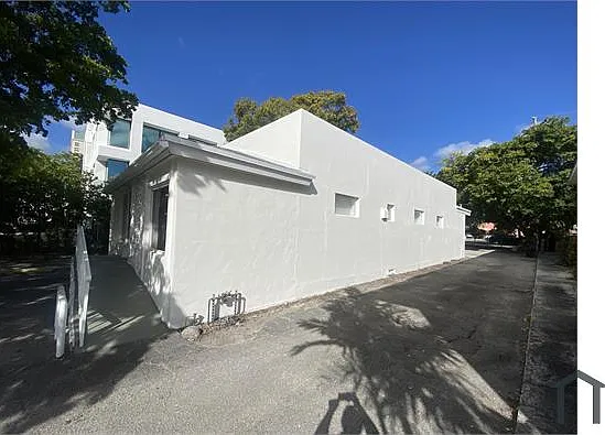 809 E Las Olas Blvd — Photo 9