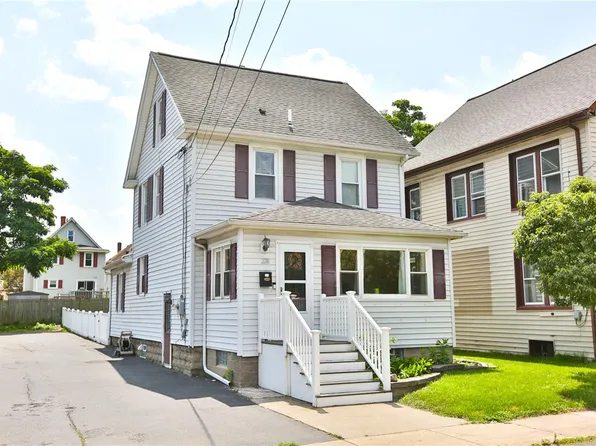 228 W Maple Ave E, East Rochester, NY 14445
