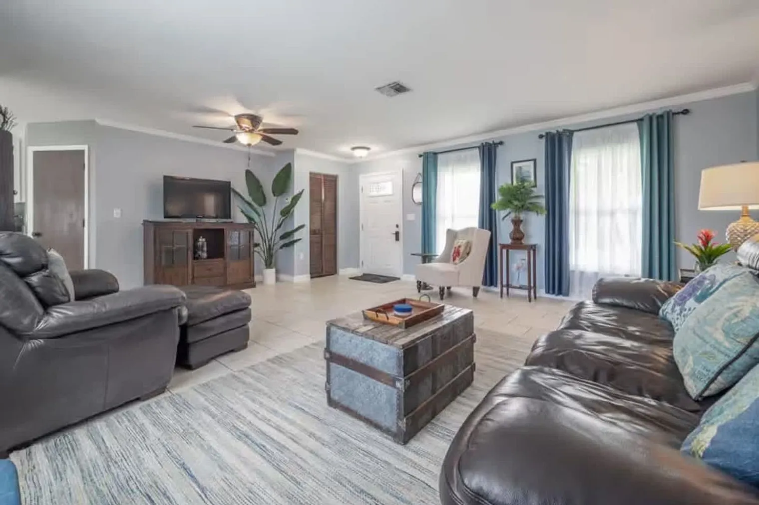 2 bed, 2.0 bath, $2,912 — Photo 1