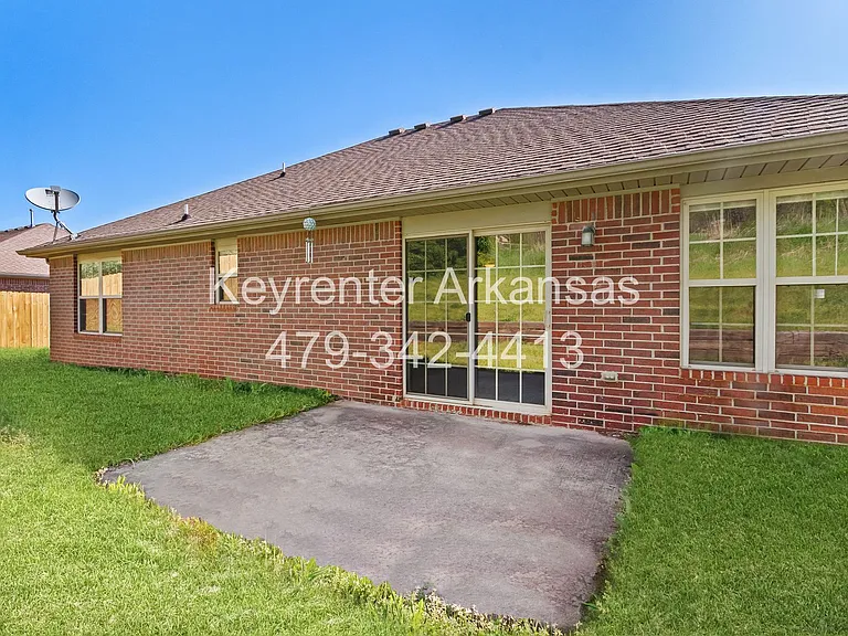 1041 Sara Beth St — Photo 23