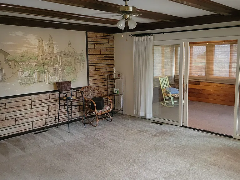 2123 Eileen Rd — Photo 17