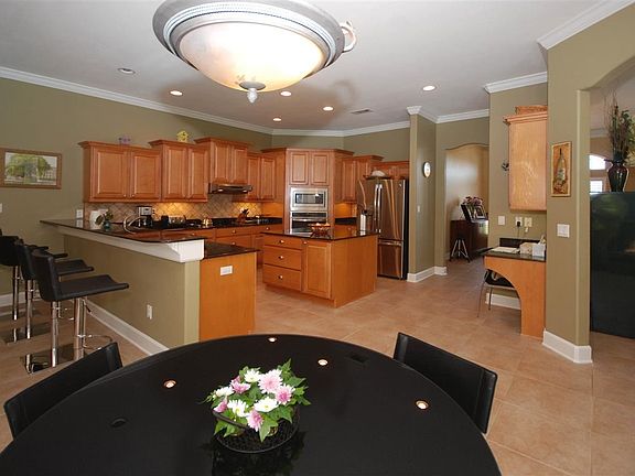 3rd image of 2687 Edmund Dr