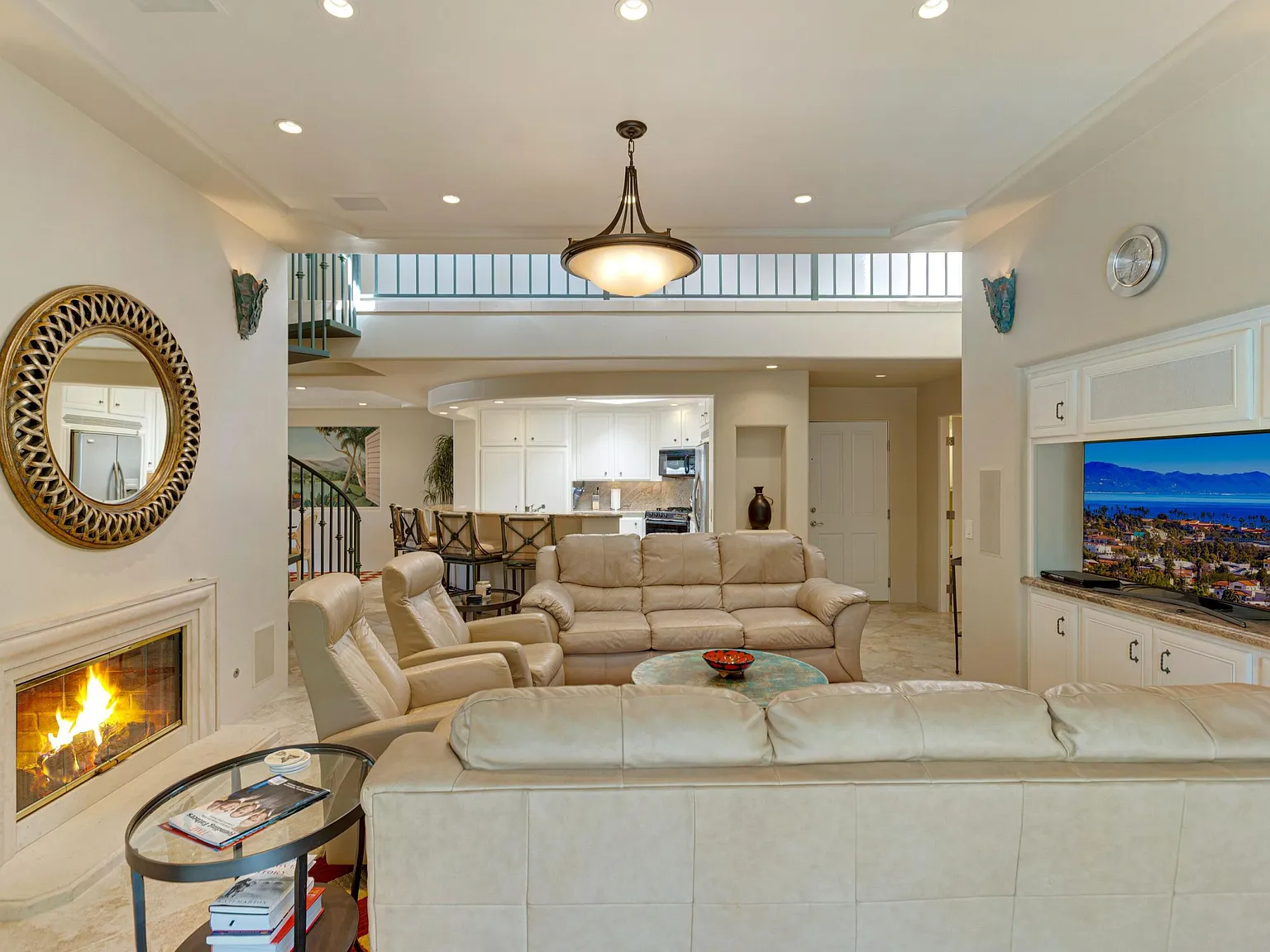 2 bed, 2.5 bath, 1620 sqft, $7,500 — Photo 4