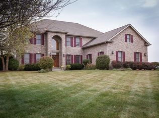11N480 Hunter Trl, Elgin, IL 60124