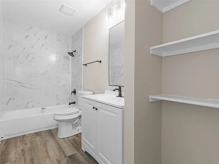 804 Avenue I — Photo 24