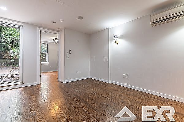 1st image of 272 Jefferson St #1D